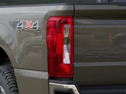 Ford Super Duty F-250 SRW XLT 4WD Reg Cab 8' Box 2027 — side view