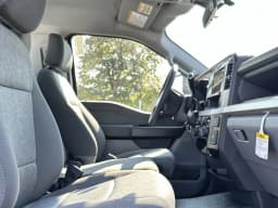 Ford Super Duty F-250 SRW XL 4WD Reg Cab 8' Box 2027 — side view