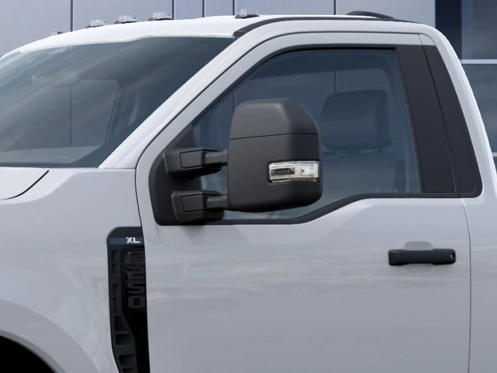 Ford Super Duty F-250 SRW XL 4WD Reg Cab 8' Box 2027 — side view