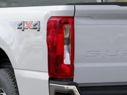 Ford Super Duty F-250 SRW XL 4WD Reg Cab 8' Box 2027 — side view
