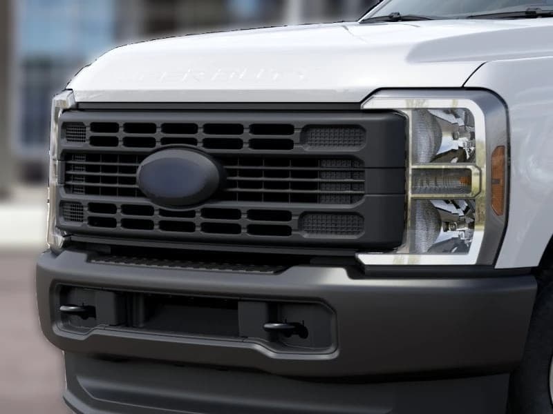 Ford Super Duty F-250 SRW XL 4WD Reg Cab 8' Box 2027 — side view
