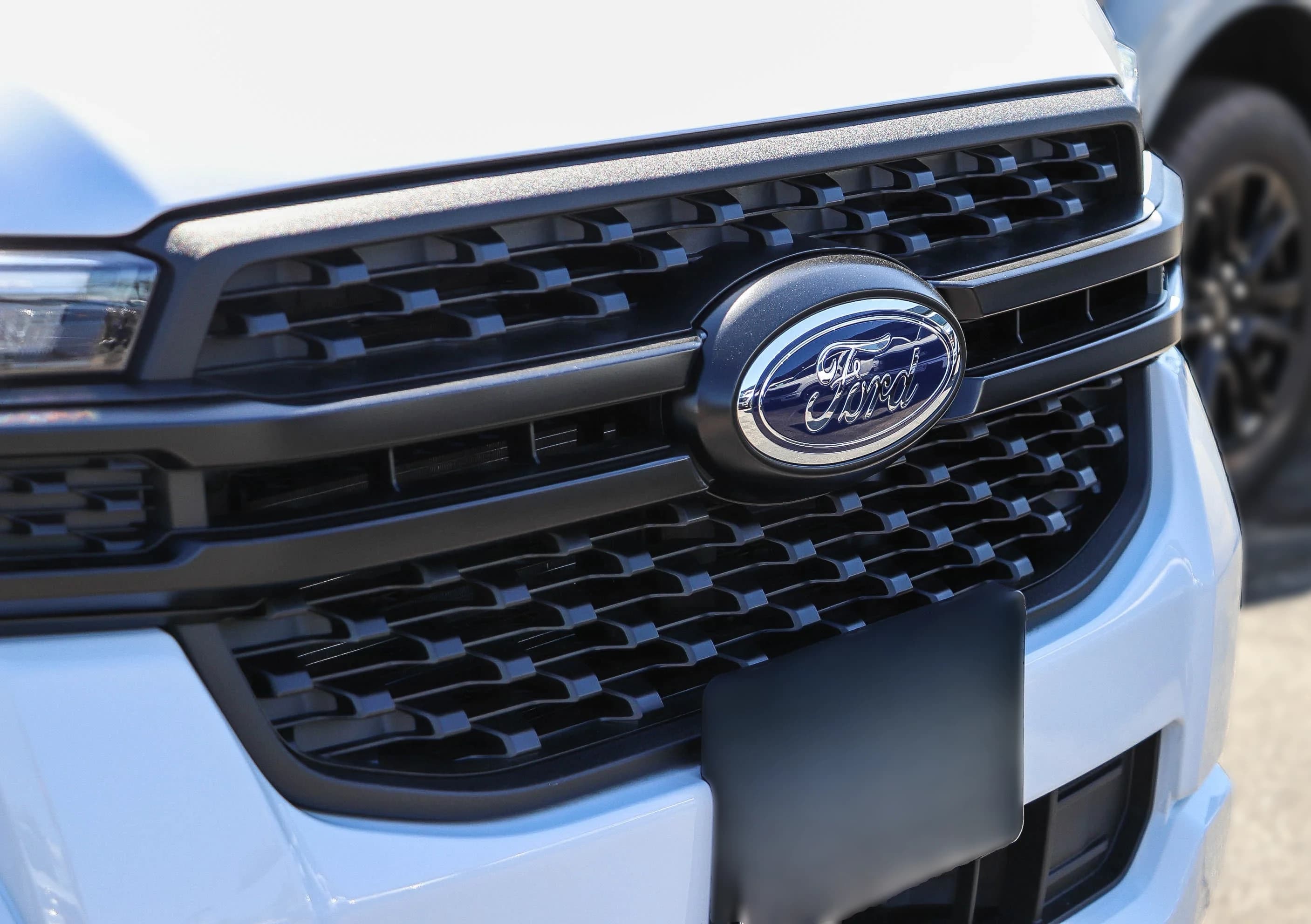 Ford Ranger XL 2WD SuperCrew 5' Box 2026 — side view