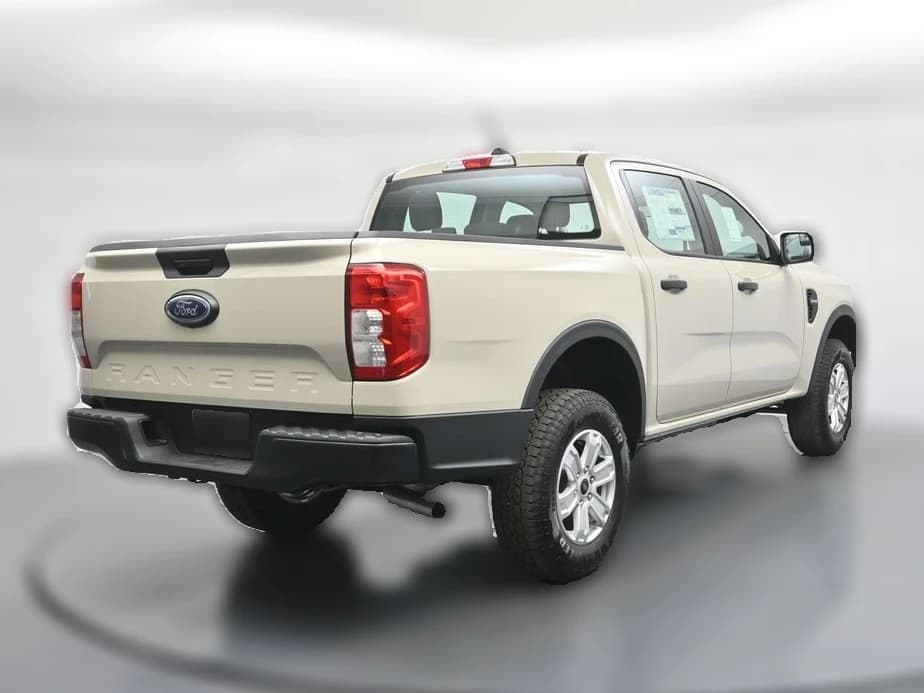 Ford Ranger XL 2WD SuperCrew 5' Box 2025 — side view