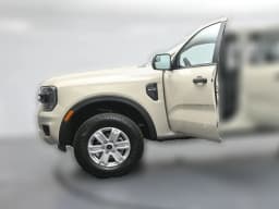 Ford Ranger XL 2WD SuperCrew 5' Box 2025 — side view