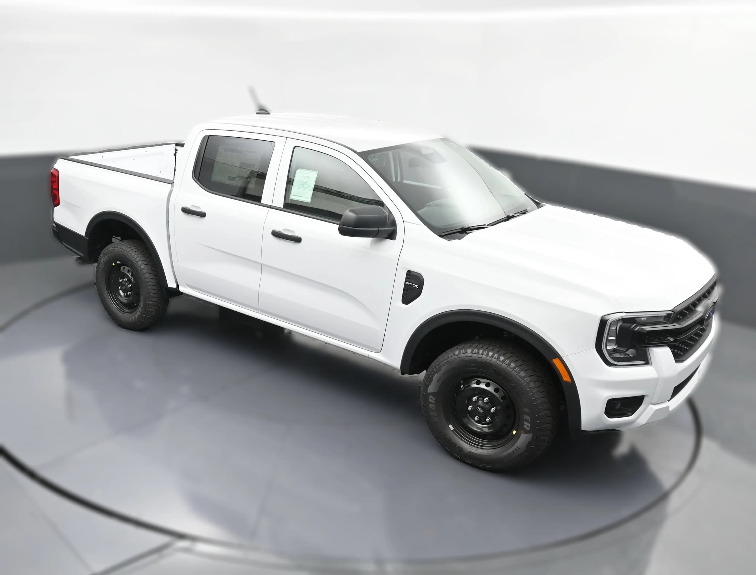 Ford Ranger XL 2WD SuperCrew 5' Box 2026 — side view