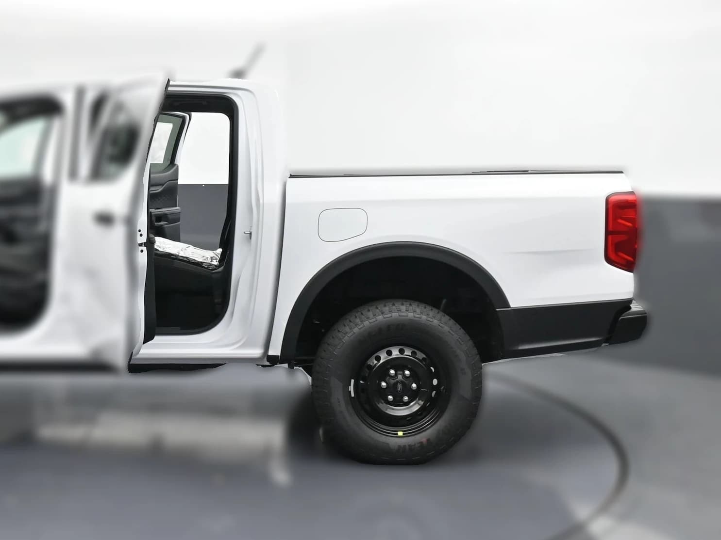 Ford Ranger XL 2WD SuperCrew 5' Box 2026 — side view