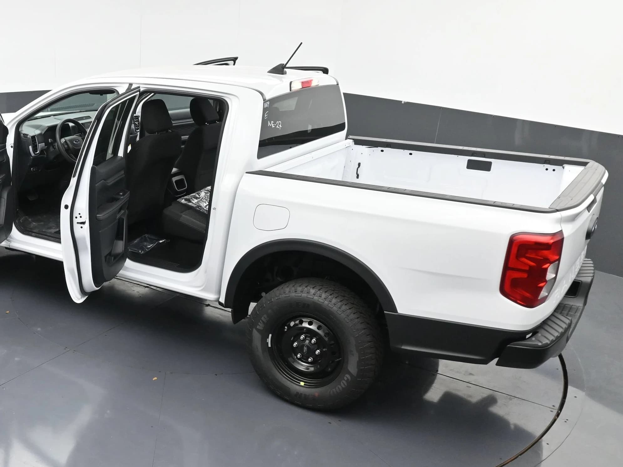 Ford Ranger XL 2WD SuperCrew 5' Box 2026 — side view