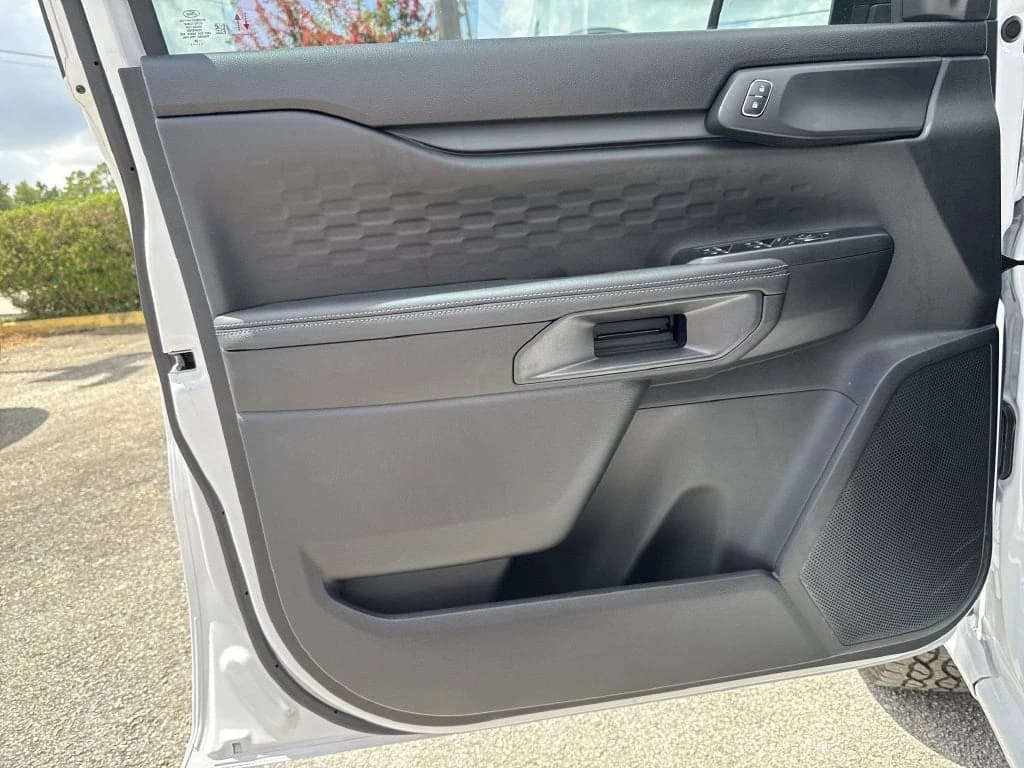 Ford Ranger XLT 2WD SuperCrew 5' Box 2026 — side view