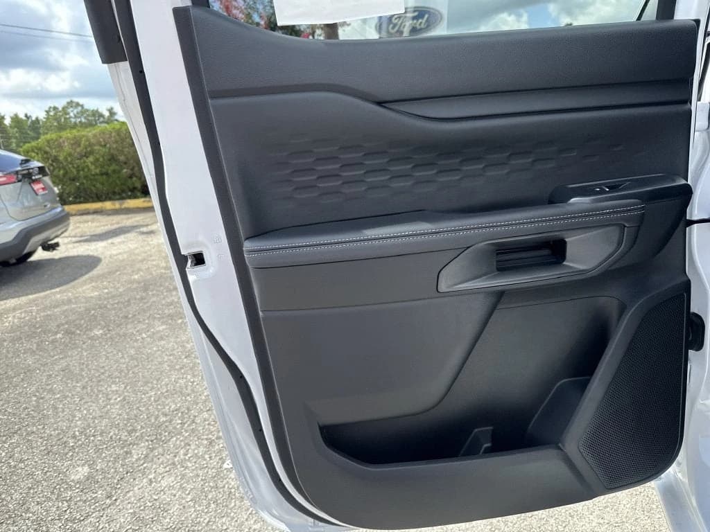 Ford Ranger XLT 2WD SuperCrew 5' Box 2026 — side view