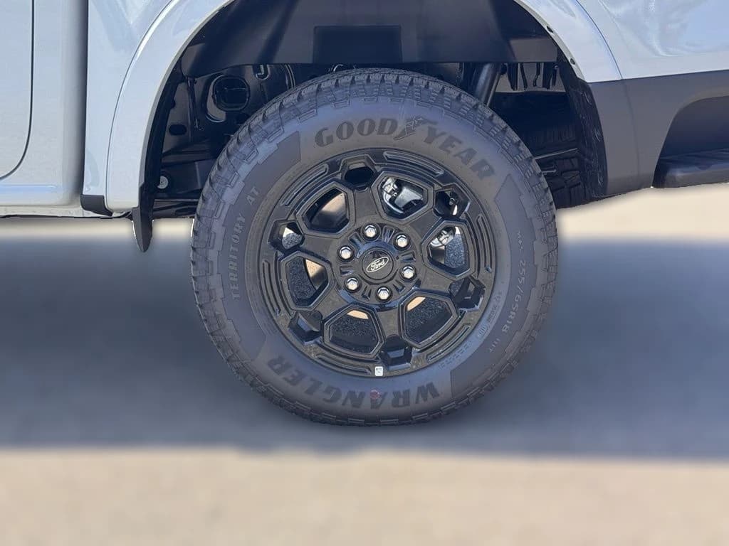 Ford Ranger XLT 4WD SuperCrew 5' Box 2026 — side view