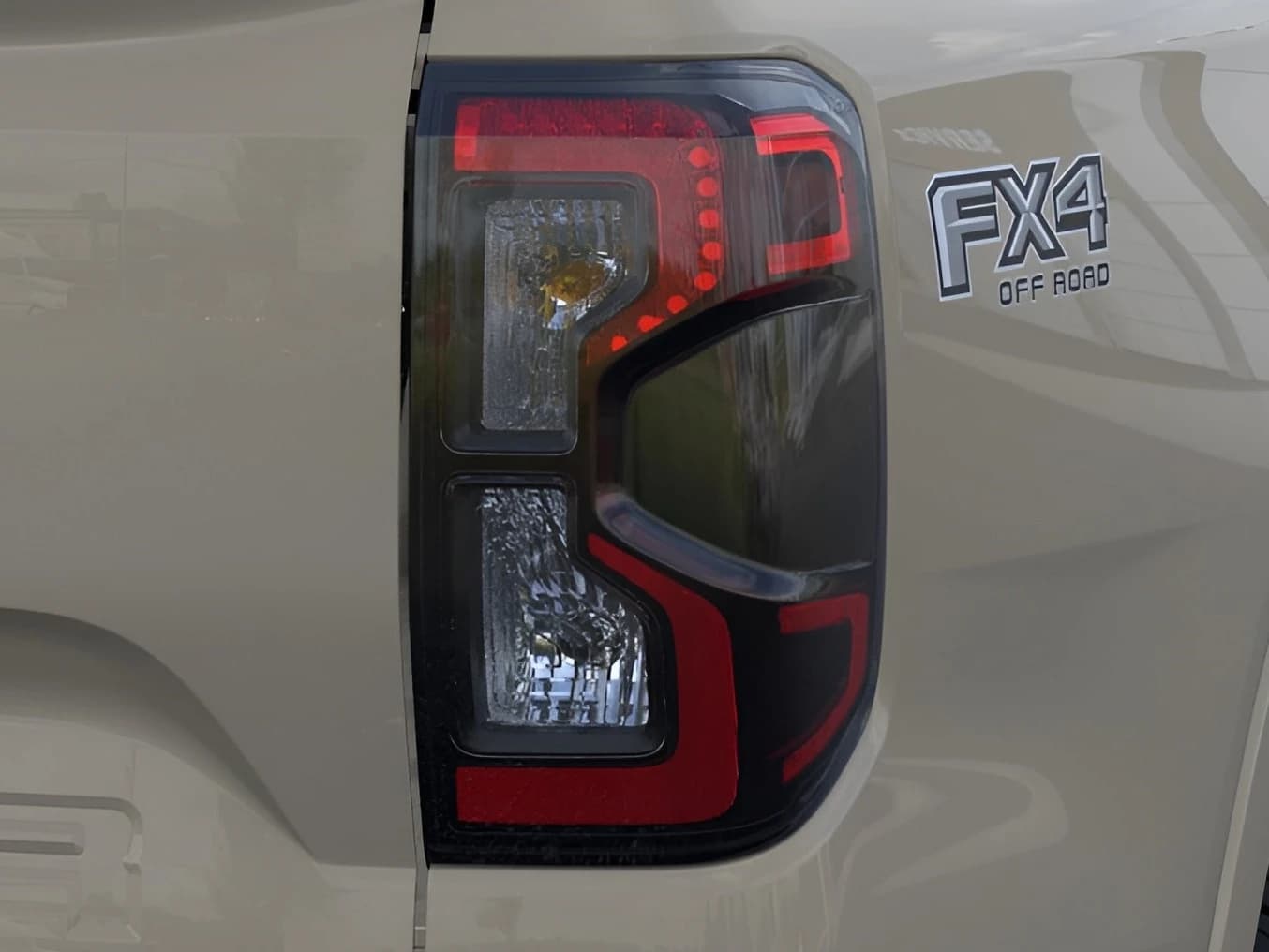 Ford Ranger XLT 4WD SuperCrew 5' Box 2026 — side view