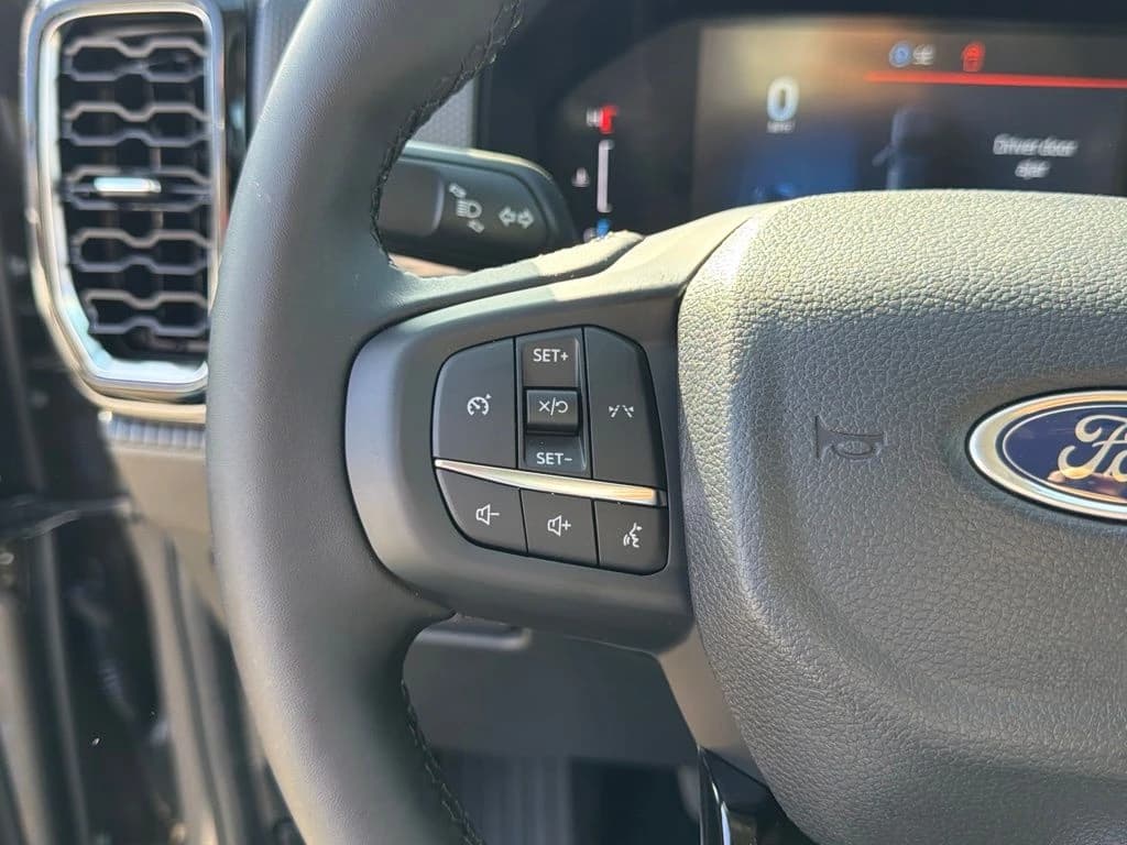 Ford Ranger XLT 4WD SuperCrew 5' Box 2026 — side view