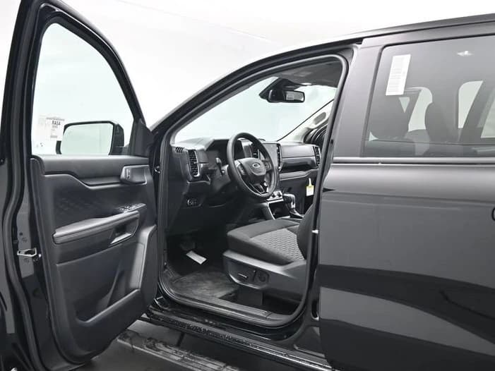 Ford Ranger XLT 4WD SuperCrew 5' Box 2026 — side view