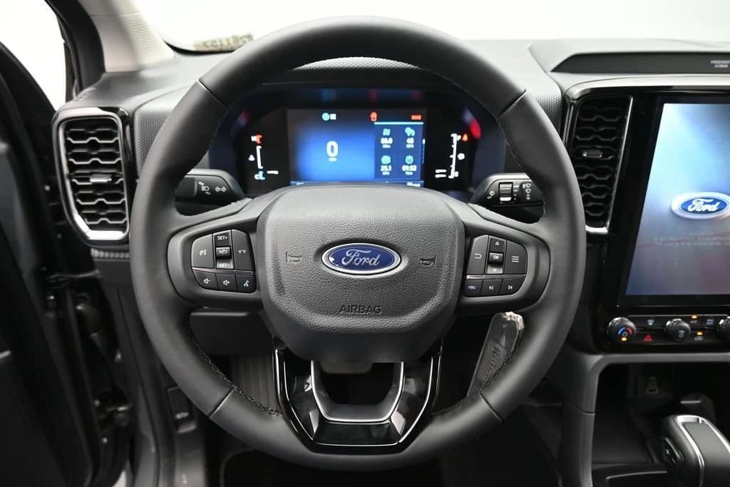 Ford Ranger XLT 4WD SuperCrew 5' Box 2026 — side view