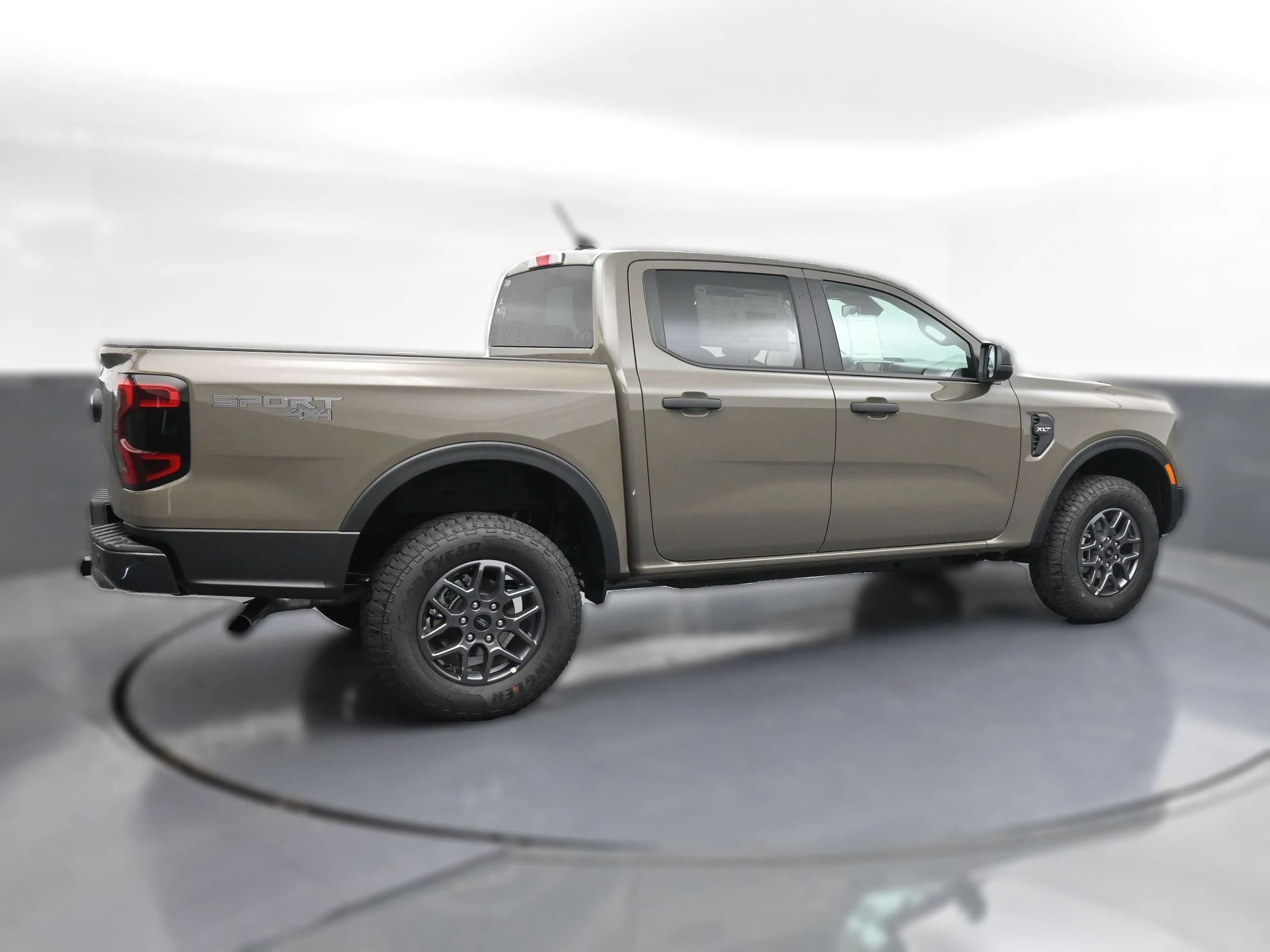 Ford Ranger XLT 4WD SuperCrew 5' Box 2026 — side view