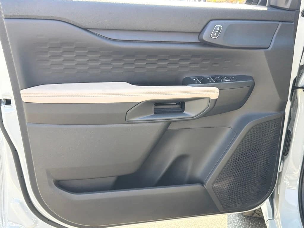 Ford Ranger XLT 4WD SuperCrew 5' Box 2026 — side view