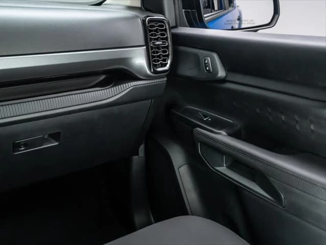 Ford Ranger XLT 4WD SuperCrew 5' Box 2026 — side view