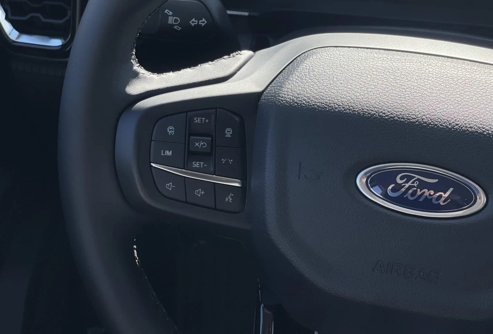 Ford Ranger XLT 4WD SuperCrew 5' Box 2026 — side view