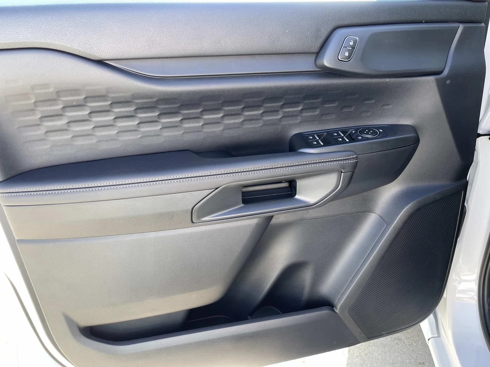 Ford Ranger XLT 4WD SuperCrew 5' Box 2026 — side view