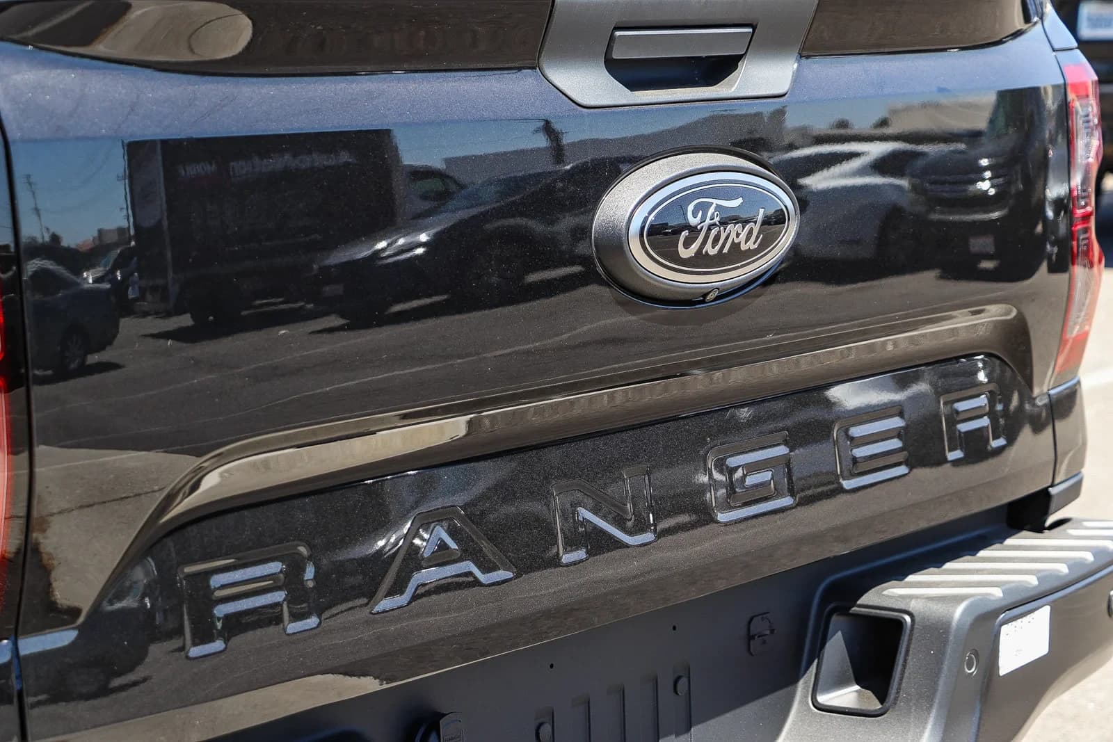 Ford Ranger XLT 4WD SuperCrew 5' Box 2026 — side view