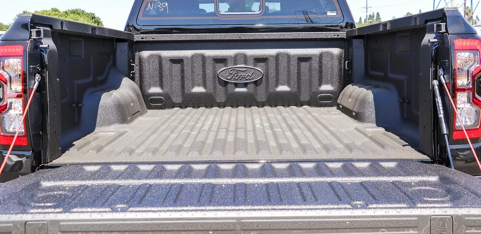 Ford Ranger XLT 4WD SuperCrew 5' Box 2026 — side view