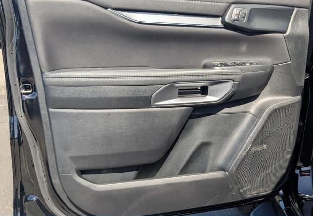 Ford Ranger LARIAT 2WD SuperCrew 5' Box 2025 — side view