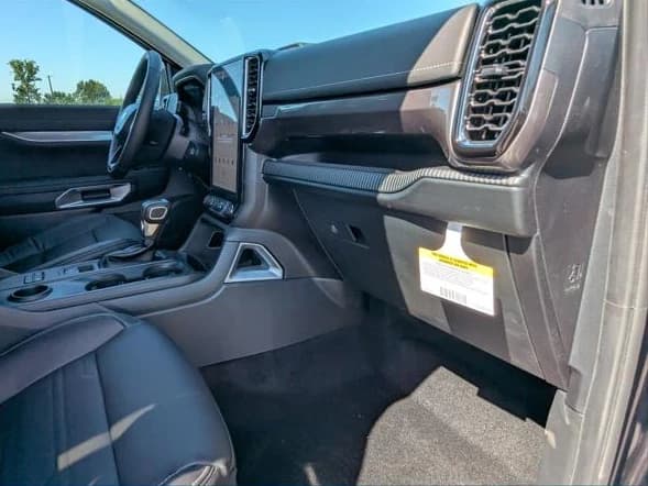 Ford Ranger LARIAT 2WD SuperCrew 5' Box 2025 — side view