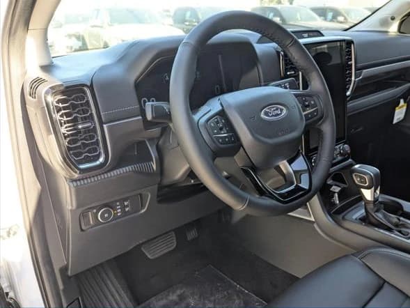 Ford Ranger LARIAT 4WD SuperCrew 5' Box 2025 — side view