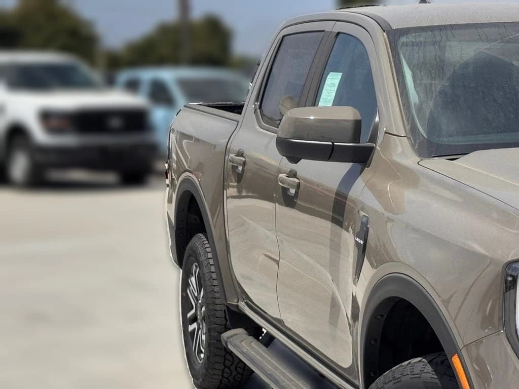Ford Ranger LARIAT 4WD SuperCrew 5' Box 2026 — side view