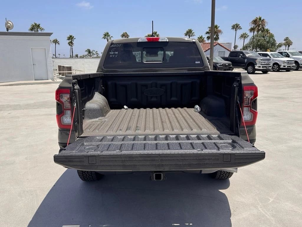 Ford Ranger LARIAT 4WD SuperCrew 5' Box 2026 — side view