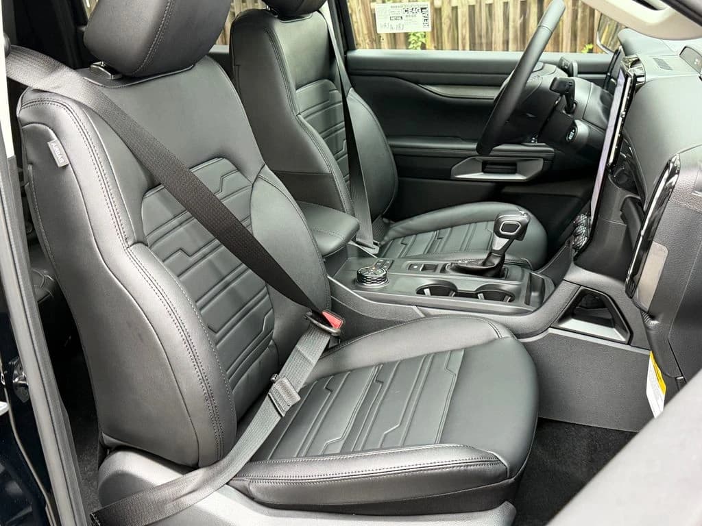 Ford Ranger LARIAT 4WD SuperCrew 5' Box 2026 — side view