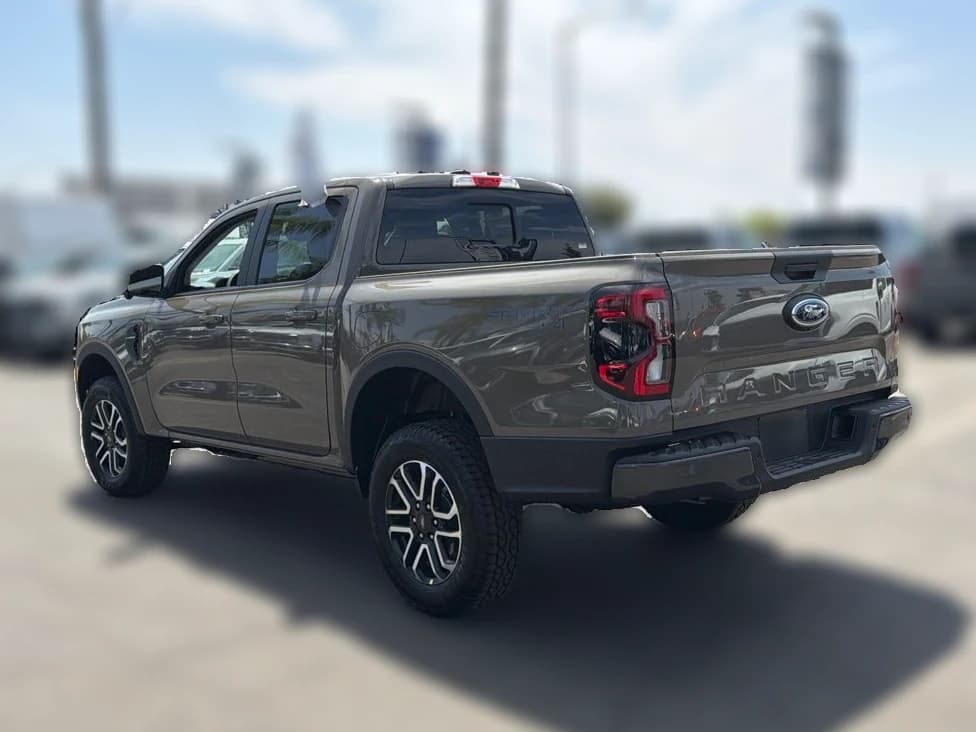 Ford Ranger LARIAT 4WD SuperCrew 5' Box 2026 — side view