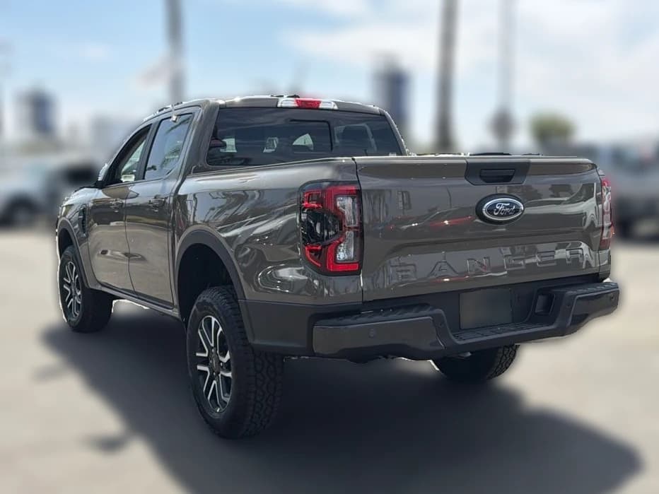 Ford Ranger LARIAT 4WD SuperCrew 5' Box 2026 — side view