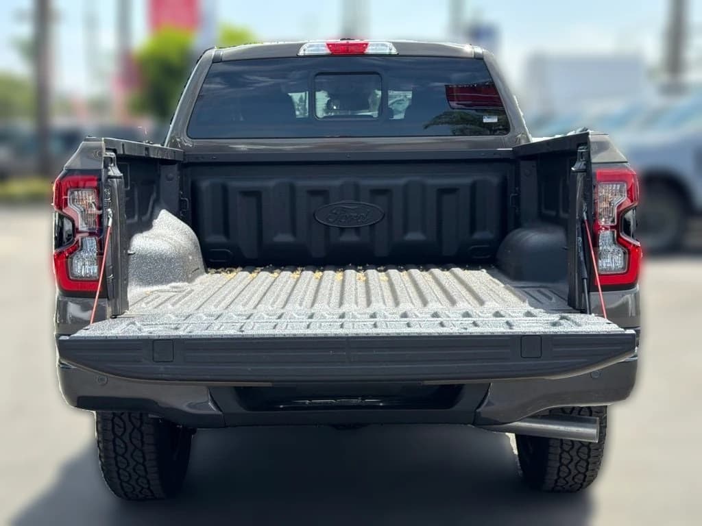 Ford Ranger LARIAT 4WD SuperCrew 5' Box 2026 — side view