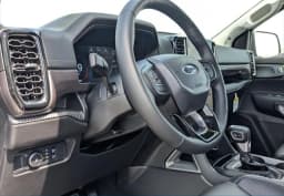 Ford Ranger LARIAT 4WD SuperCrew 5' Box 2025 — side view
