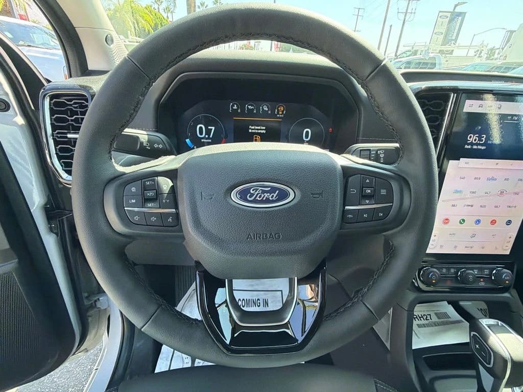Ford Ranger LARIAT 4WD SuperCrew 5' Box 2026 — side view