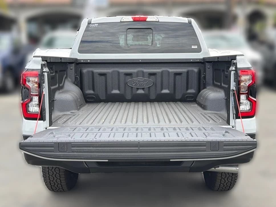 Ford Ranger LARIAT 4WD SuperCrew 5' Box 2026 — side view