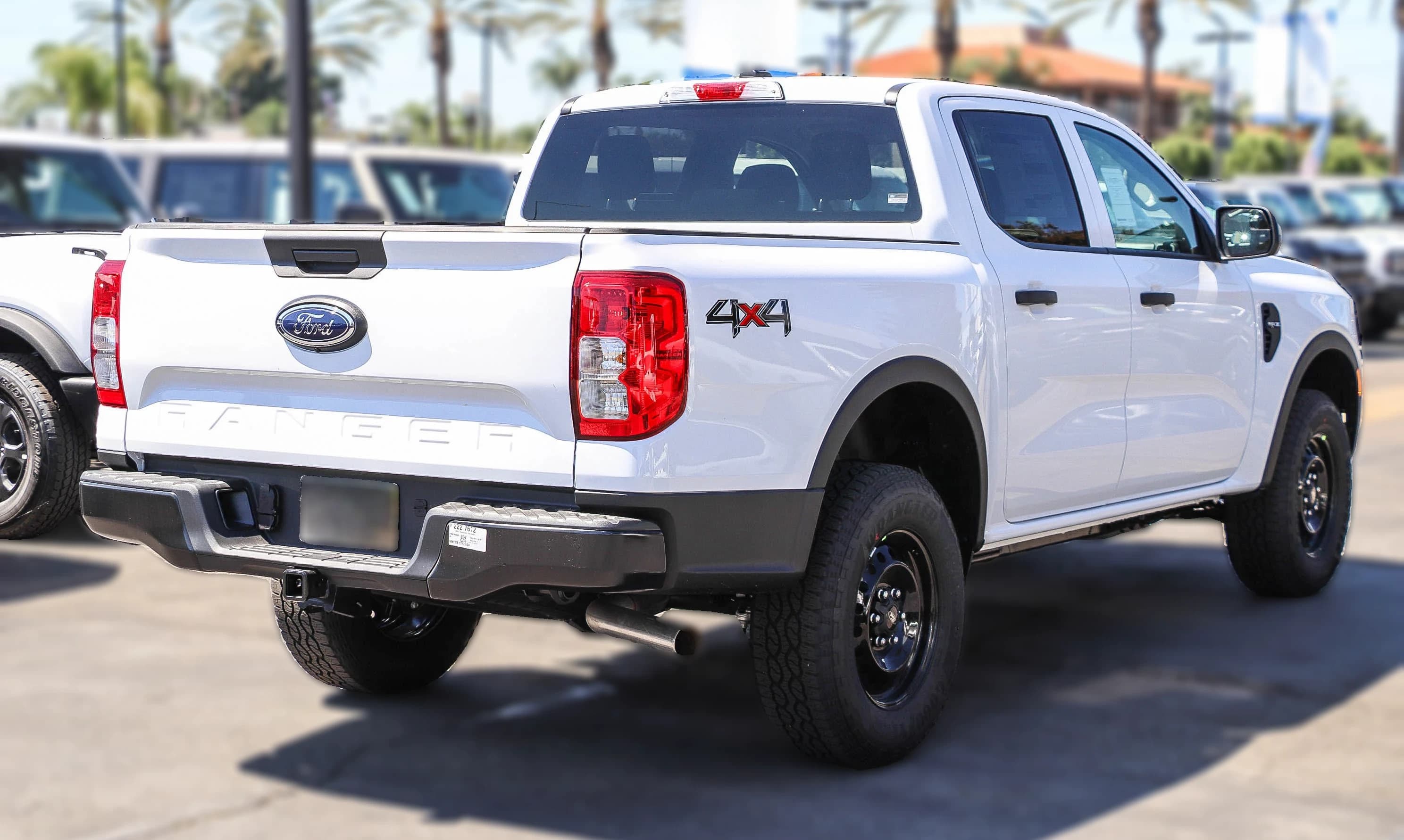 Ford Ranger XL 4WD SuperCrew 5' Box 2026 — side view