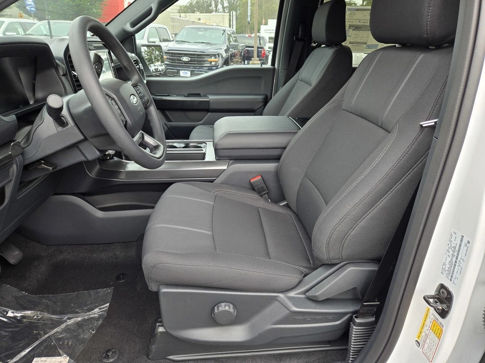 Ford F-150 STX 2WD SuperCrew 5.5' Box 2026 — side view