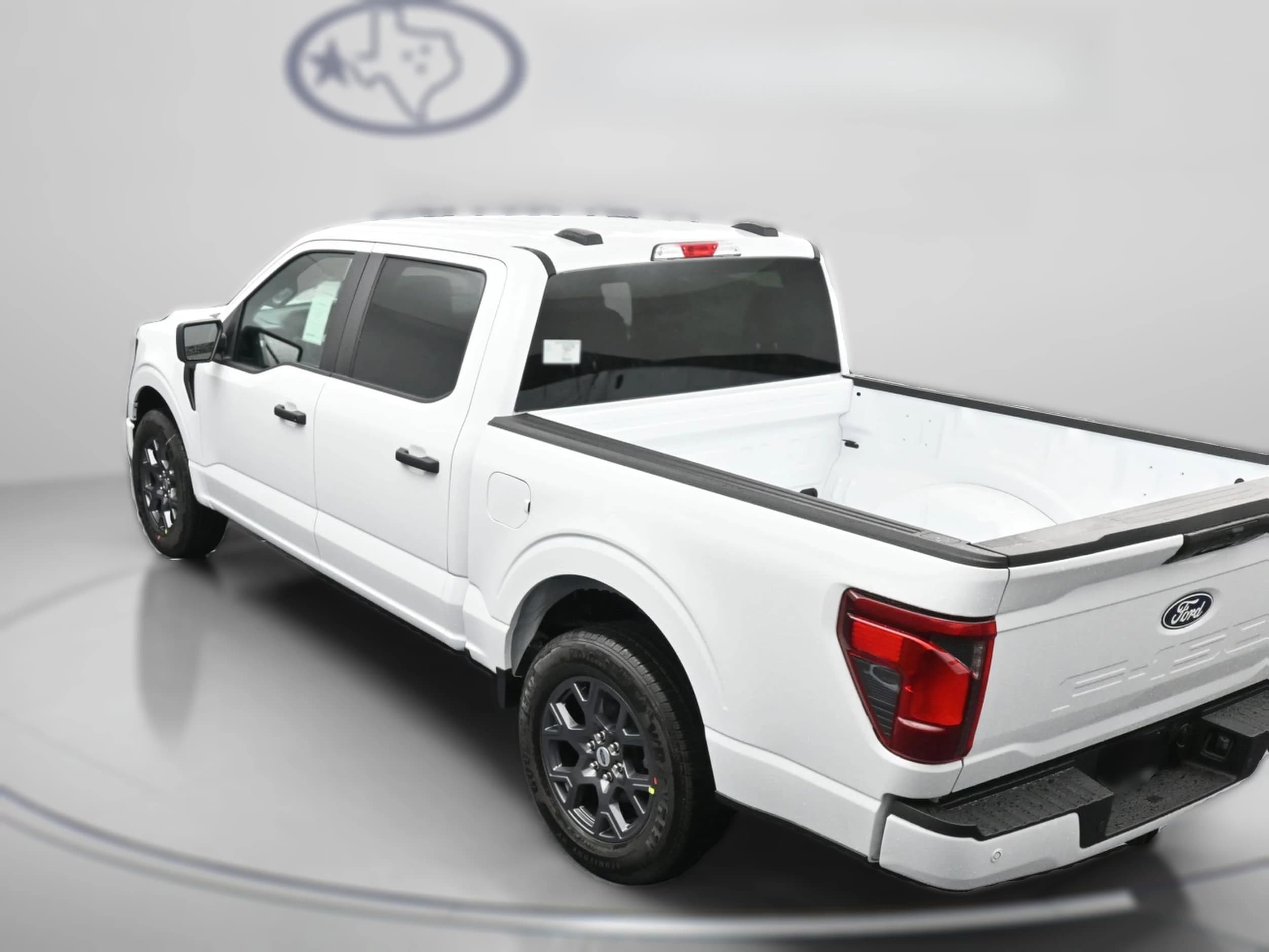 Ford F-150 STX 2WD SuperCrew 5.5' Box 2026 — side view
