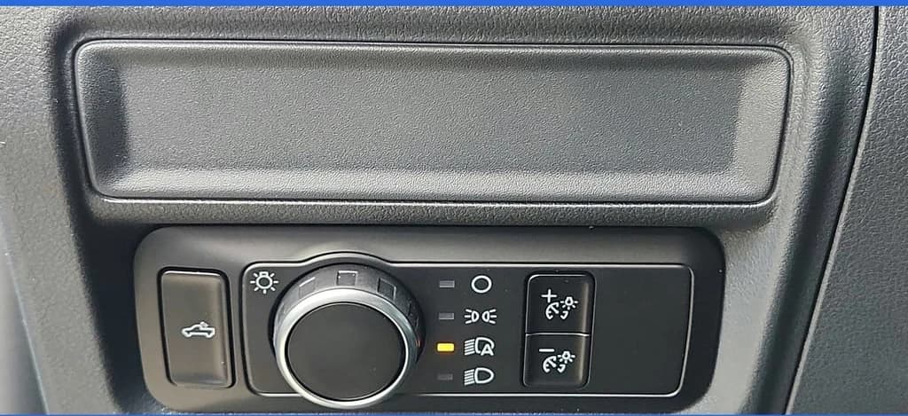 Ford F-150 STX 2WD SuperCrew 5.5' Box 2026 — side view