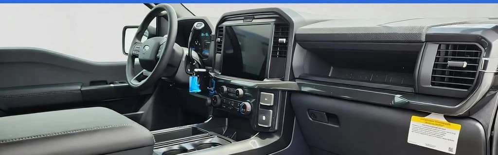 Ford F-150 STX 2WD SuperCrew 5.5' Box 2026 — side view