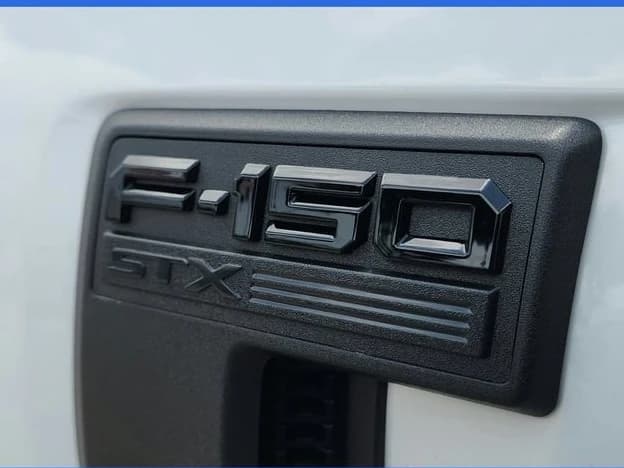 Ford F-150 STX 2WD SuperCrew 5.5' Box 2026 — side view