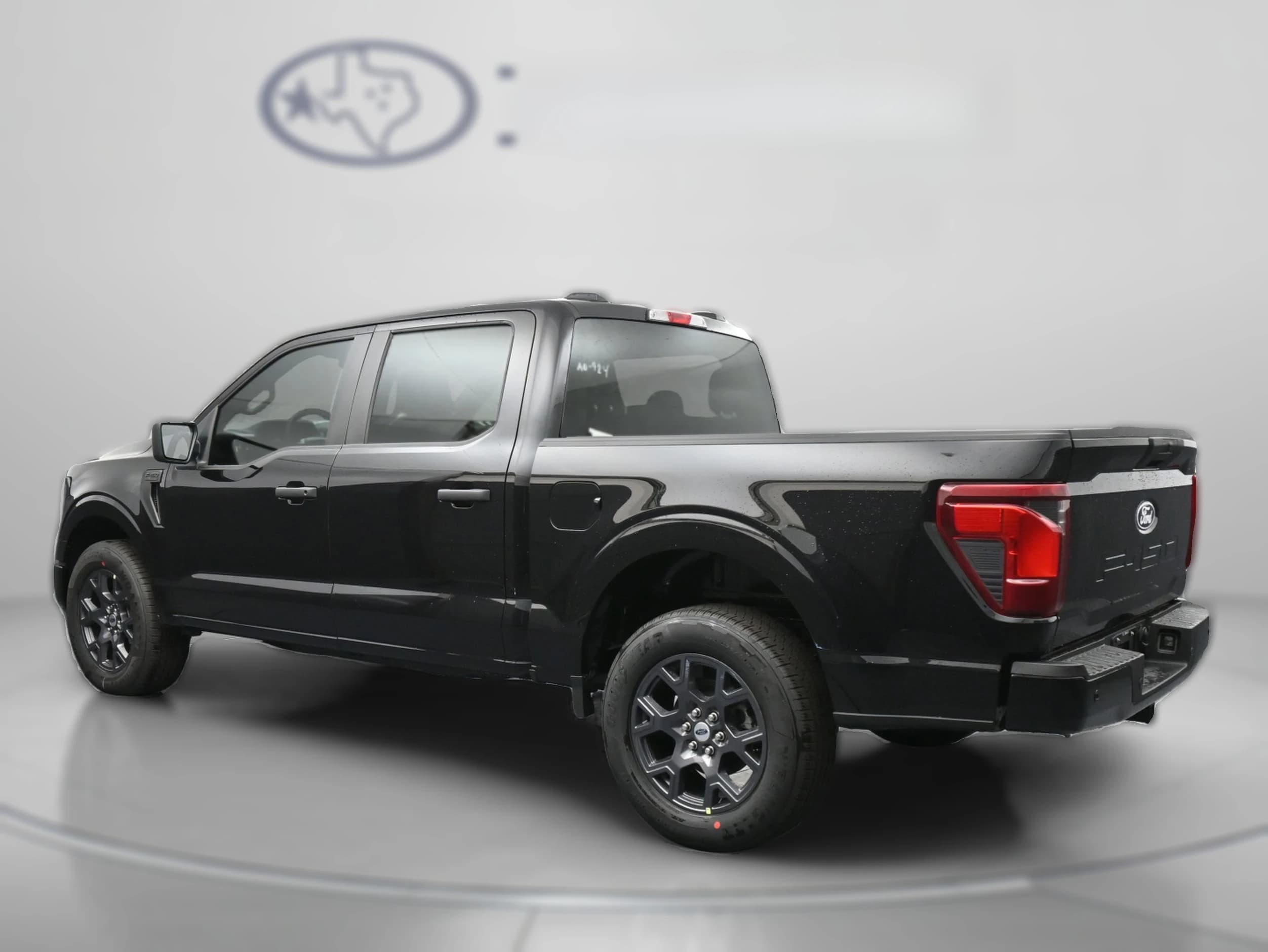 Ford F-150 STX 2WD SuperCrew 5.5' Box 2026 — side view
