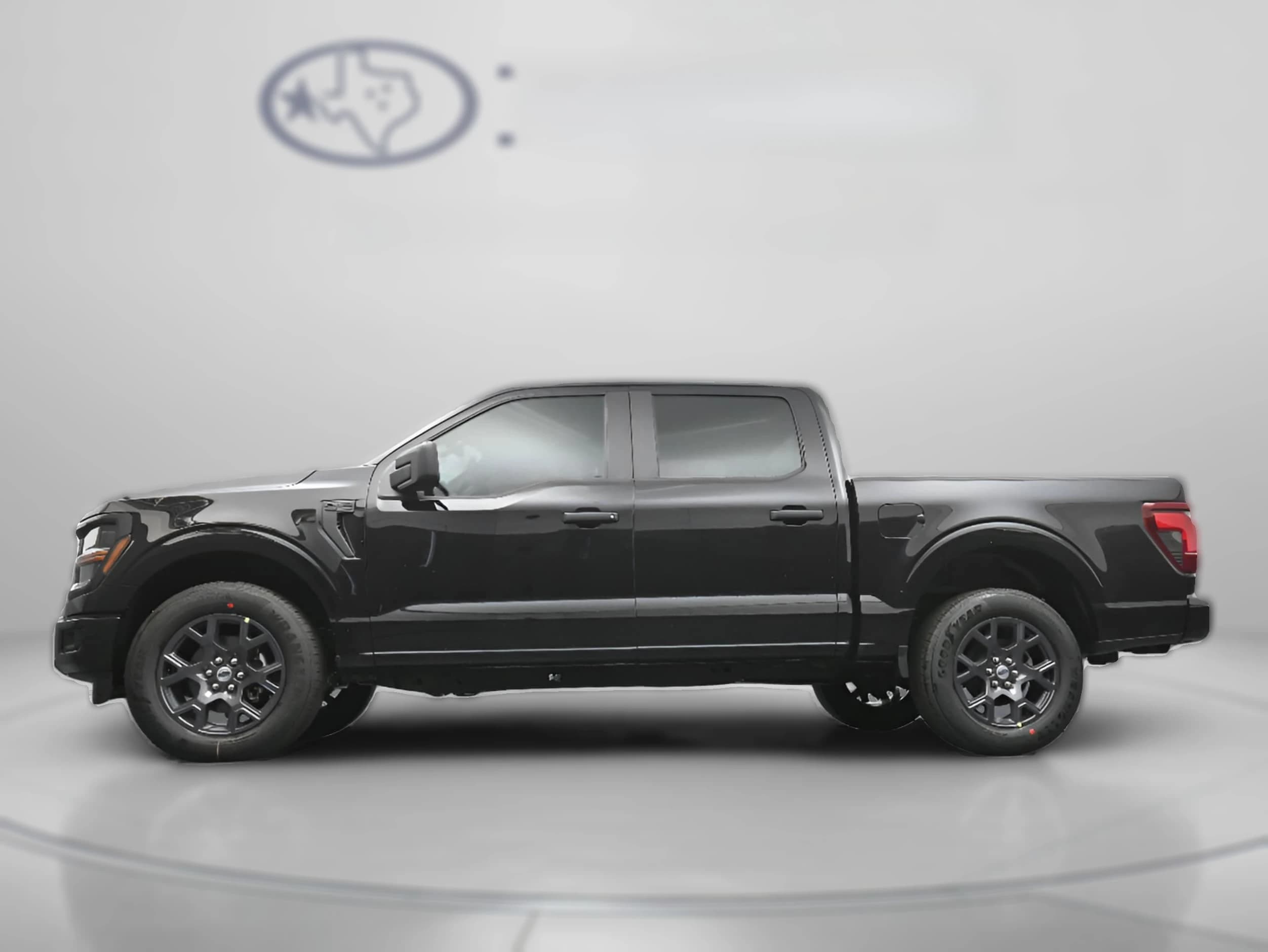 Ford F-150 STX 2WD SuperCrew 5.5' Box 2026 — side view