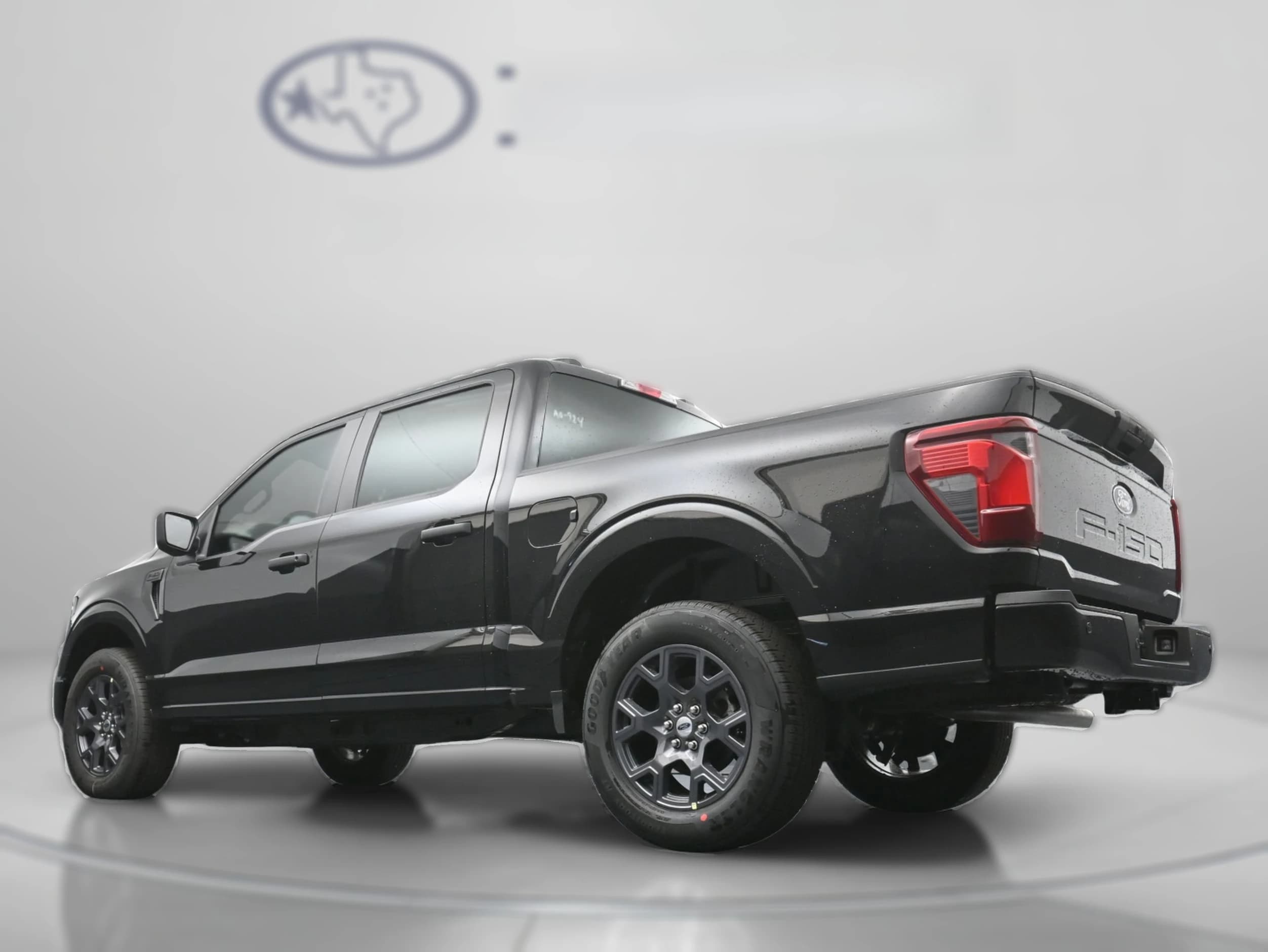 Ford F-150 STX 2WD SuperCrew 5.5' Box 2026 — side view