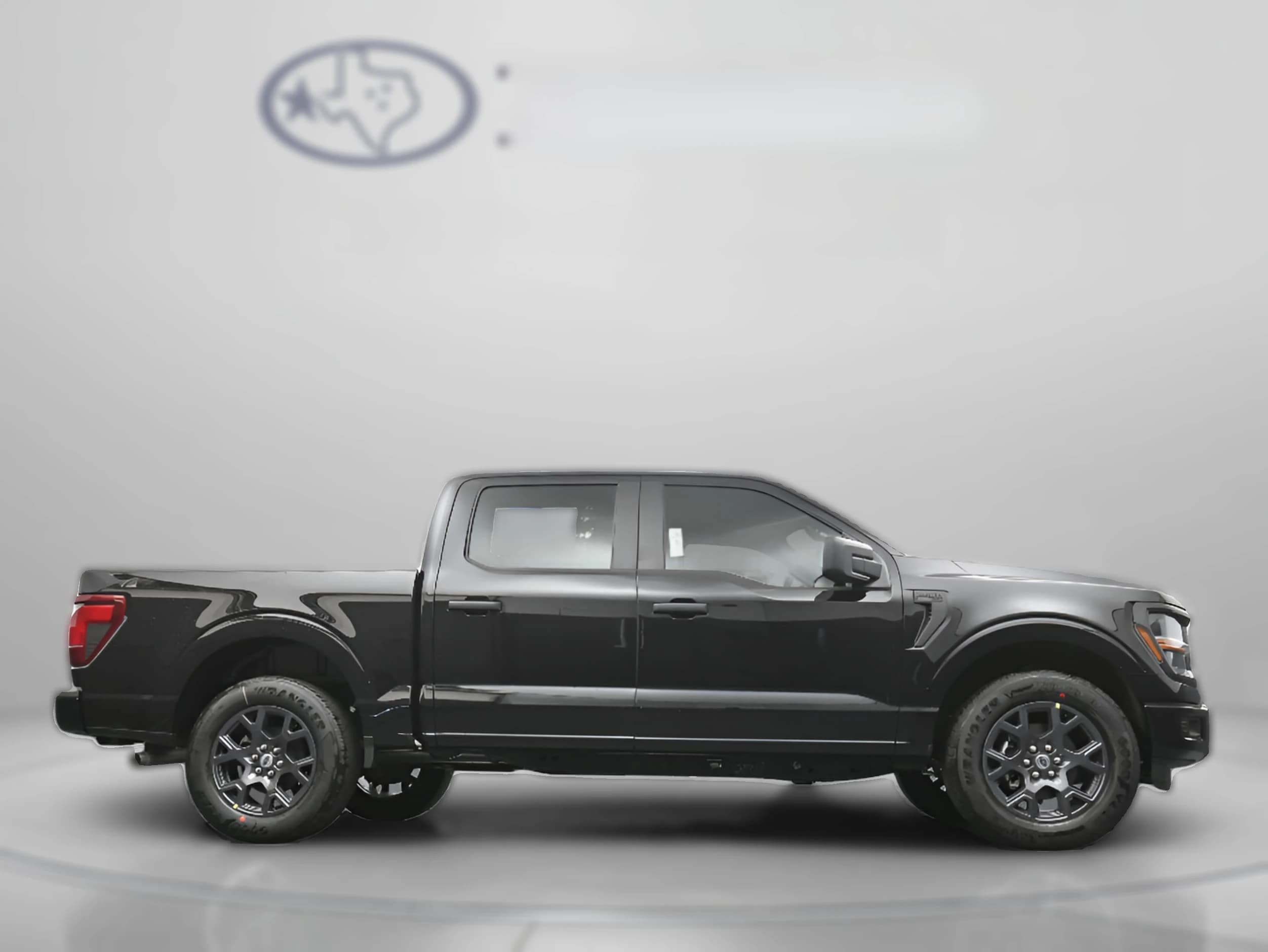 Ford F-150 STX 2WD SuperCrew 5.5' Box 2026 — side view