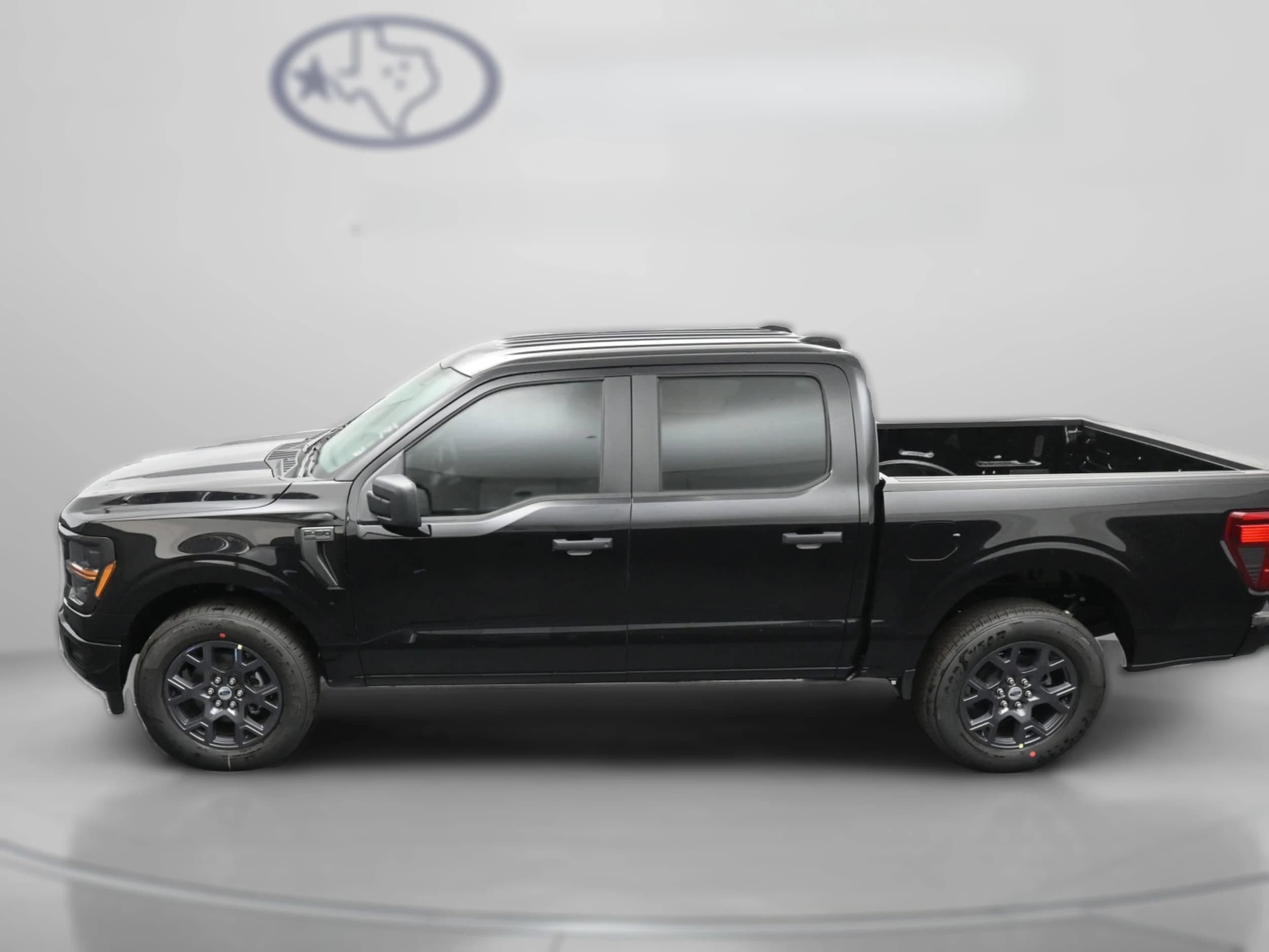 Ford F-150 STX 2WD SuperCrew 5.5' Box 2026 — side view