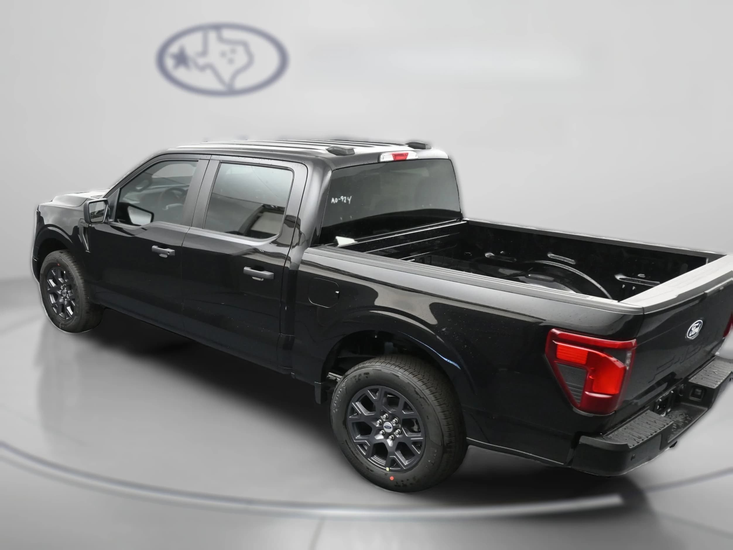 Ford F-150 STX 2WD SuperCrew 5.5' Box 2026 — side view
