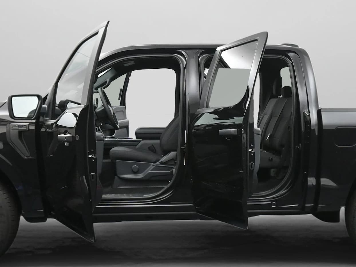 Ford F-150 STX 2WD SuperCrew 5.5' Box 2026 — side view